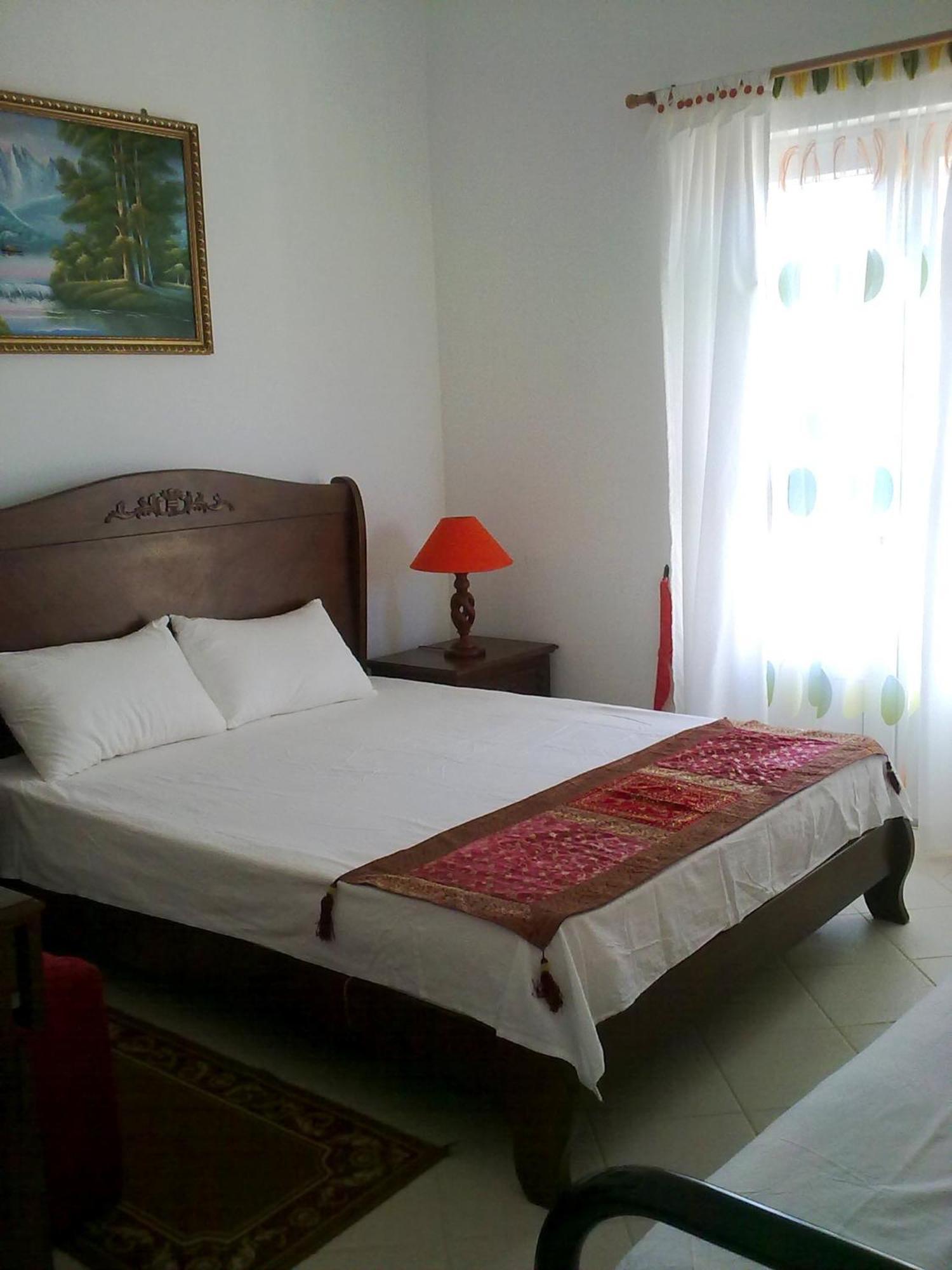 Villa Golden Rod